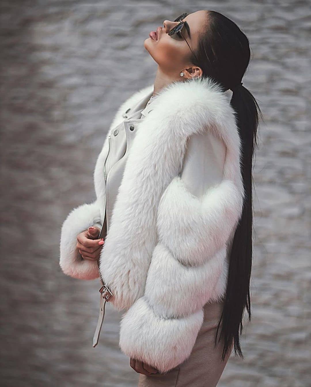 CHAQUETA DE PIEL GENUINA DE ZORRO EN GRIS