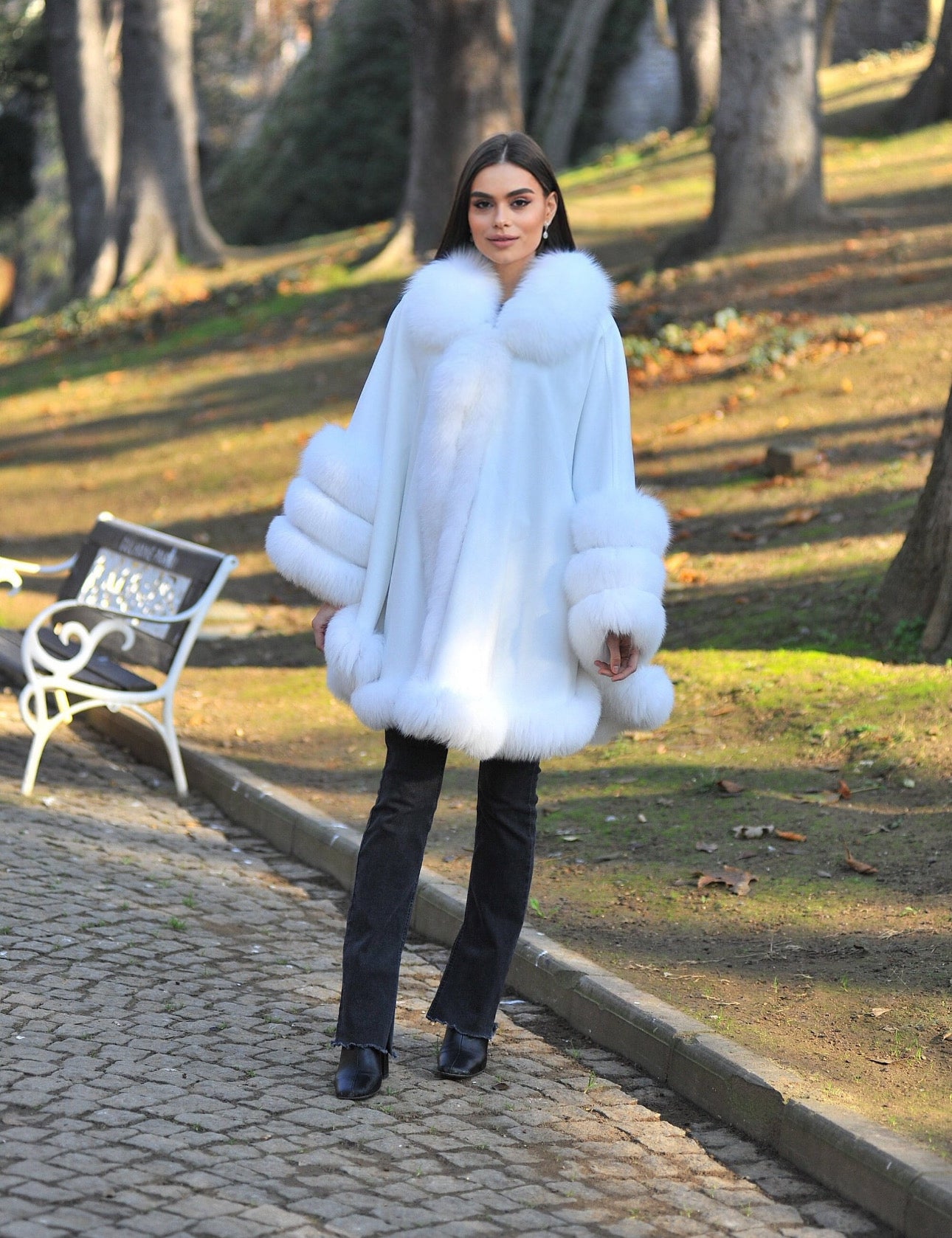 FOX FUR CASHMERE PONCHO IN WHITE