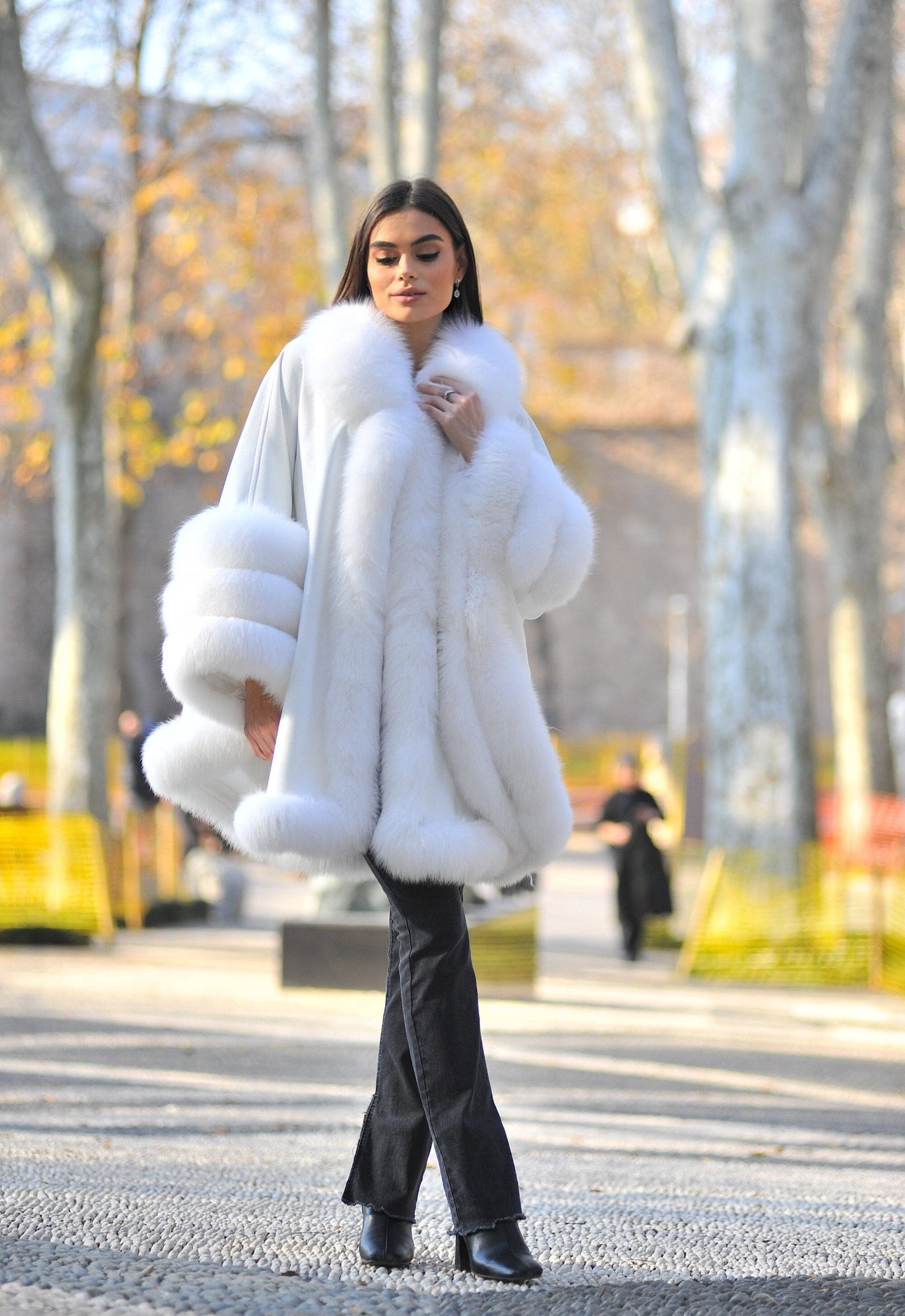 FOX FUR CASHMERE PONCHO IN WHITE