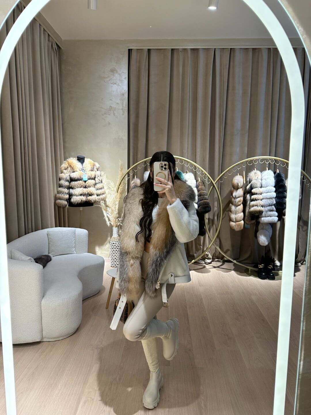 VANILLA ALKANTARA & FOX FUR COAT