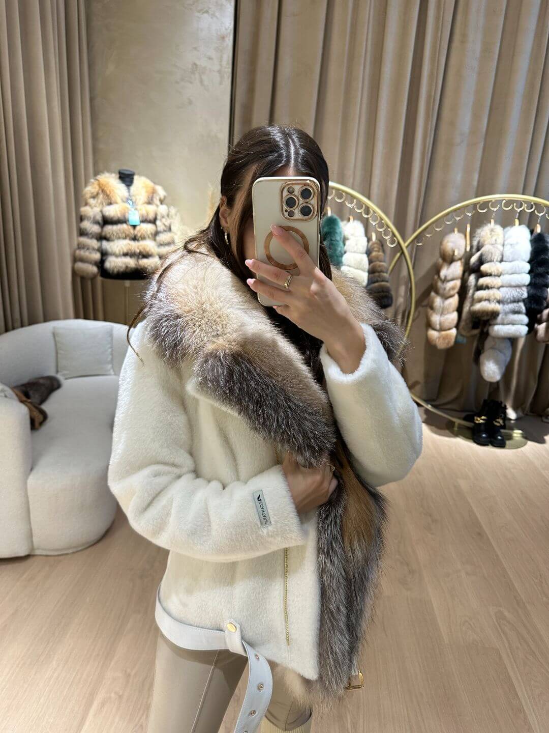 VANILLA ALKANTARA & FOX FUR COAT