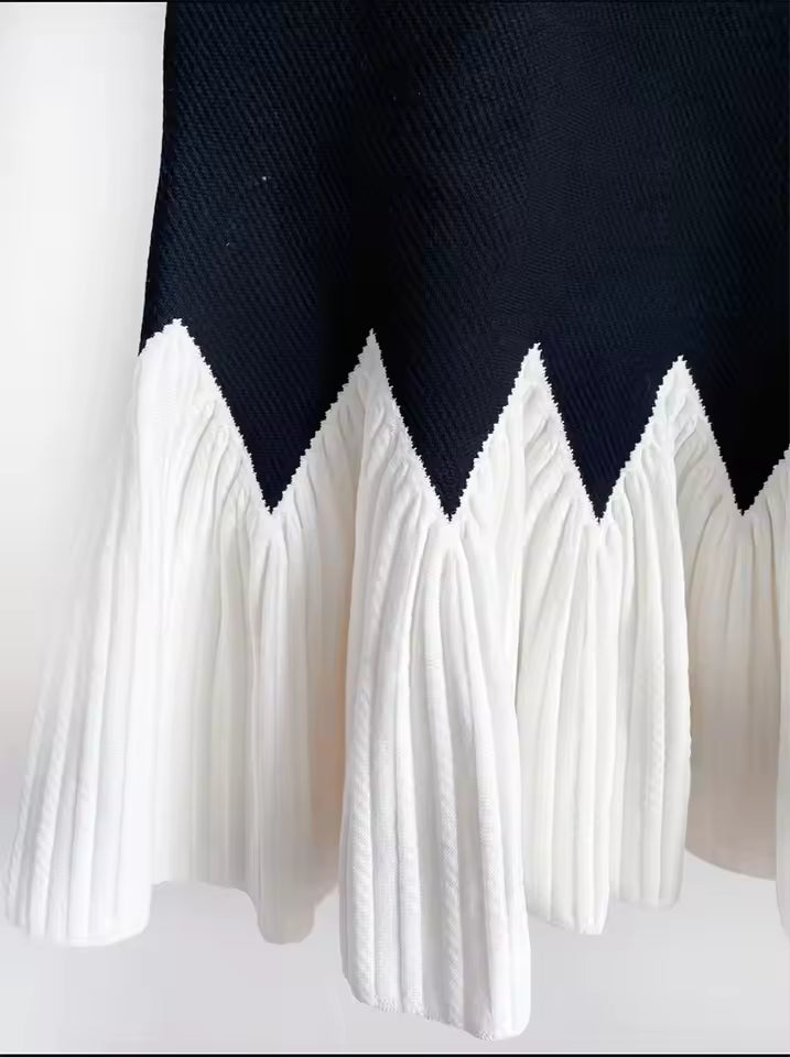 Ruffle Hem O-Neck Sleeveless Slim Fit Mini Knit Dress