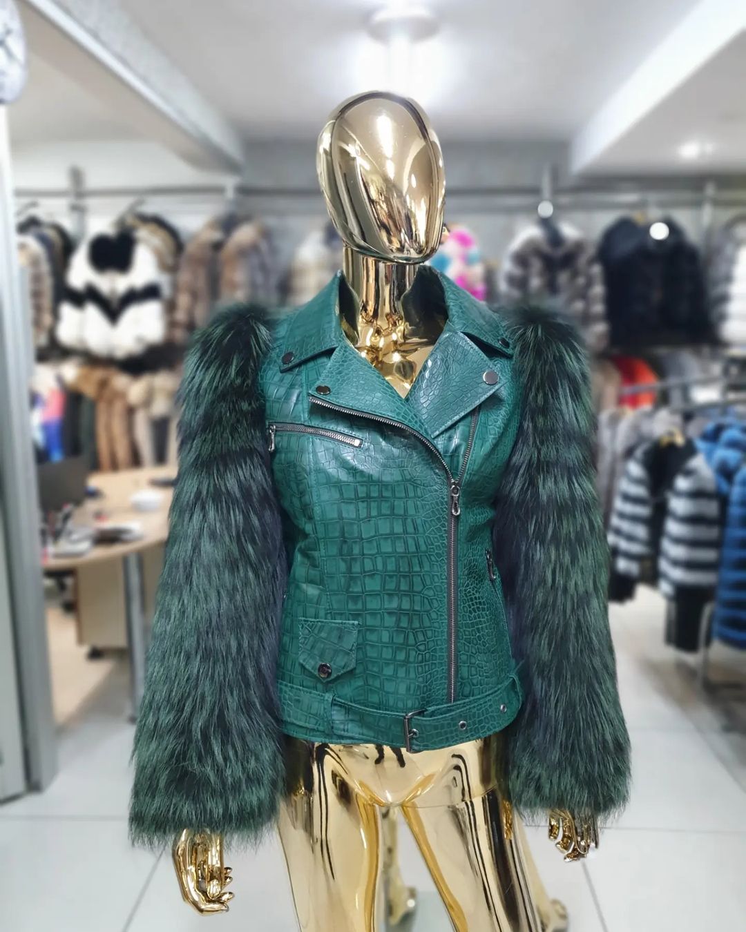 REAL FOX FUR WITH CROCODILE LEATHER