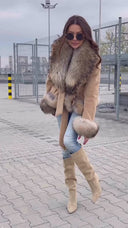 CHAQUETA DE ALCÁNTARA DE PIEL DE MAPACHE EN MARRÓN